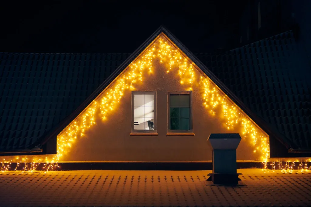 Roof Lighting for Christmas 